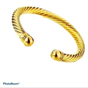 ⭐️24  carat gold plated fashion twisted open bangle bracelet
